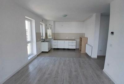 Apartament cu 2 camere semidecomandat, mobilat în Tractorul - 2