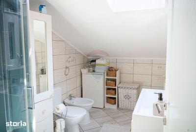 Casă cu 6 camere cu Garaj în Voitinel - 2