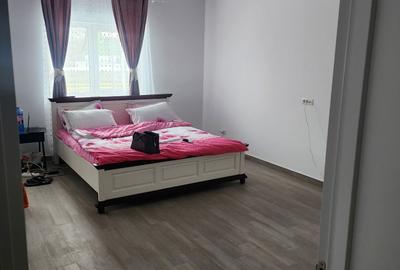 Casă cu 3 camere cu Teren 250 Mp în Central - 1
