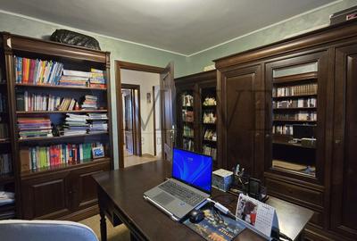 Apartament cu 4 camere semidecomandat, mobilat în P-ța Victoriei - 23