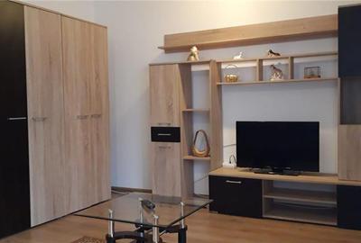 Garsonieră în Titan - 1