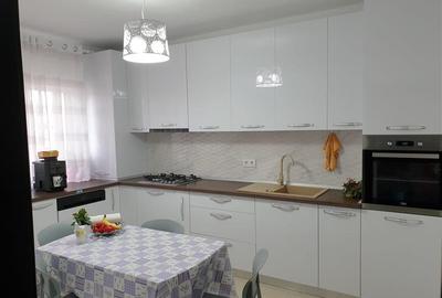 Casă cu 4 camere cu Teren 230 Mp în Micro 3 - 2