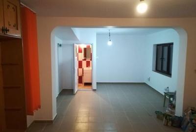 Spațiu comercial, de 35 mp, în Central - 1