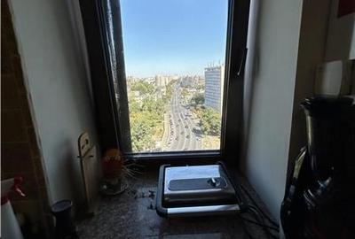 Apartament 3 camere, 2 bai, vedere trilaterala extraordiana, zona Trezorerie - G - 16