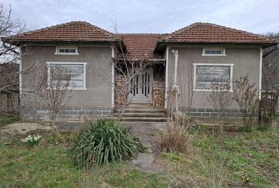 Casa 3 camere, bucatarie, baie , beci , teren 2500mp , Subcetate, Hunedoara - 4