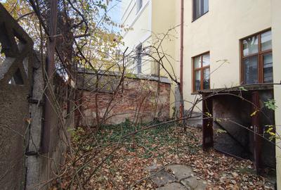 DE VÂNZARE — Spațiu/apartament  la demisol, în centrul orașului - 6