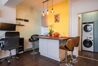 Apartament cu 3 camere decomandat, mobilat în Tractorul - 22