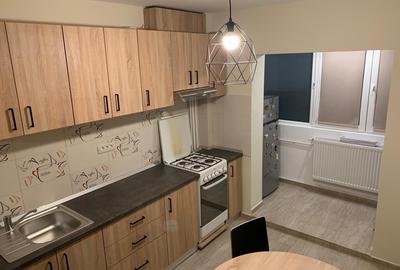Apartament semidecomandat în Tineretului