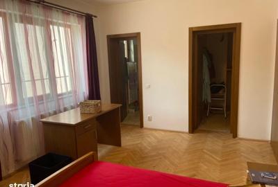 Casă cu 4 camere decomandat în Orlat - 1