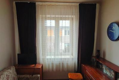 Apartament cu 2 camere decomandat în Tractorul