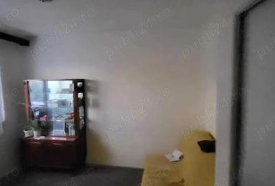 Apartament cu 3 camere in Micro 18 - 2