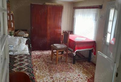 Casă cu 4 camere în Rucăr - 2