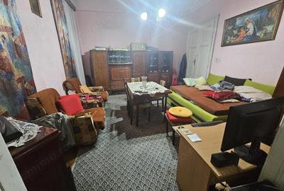 Apartament cu 3 camere decomandat în P-ța Unirii - 1