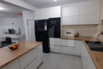 Casă cu 4 camere cu Teren 470 Mp în Livezeni - 4