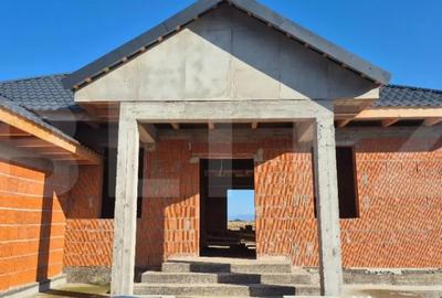 Casă cu 4 camere cu Teren 715 Mp în Mărtinești