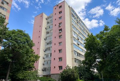 Apartament cu 3 camere decomandat în Iancului