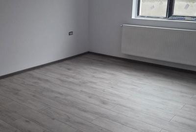 Casă cu 3 camere cu Teren 280 Mp în Central