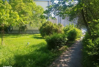 Spațiu comercial, în Take Ionescu - 2