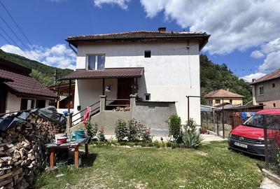 Apartament cu 2 camere decomandat în Băi - 2