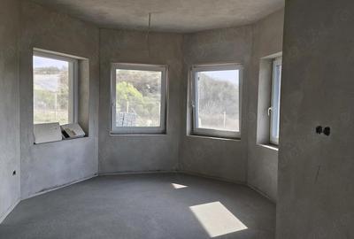 Casă cu Teren 900 Mp în Crișeni - 1