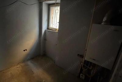 Spațiu comercial, de 93 mp, în Central - 3