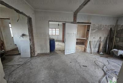 Vila spatioasa 11 camere la gri in centru Pitesti - 10