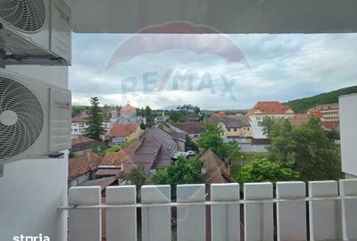 Apartament cu 3 camere în Central - 18