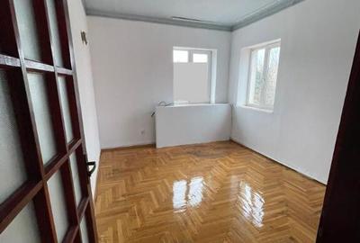 Urgent! 22 Decembrie, apartament la casa ,4 camere, parter - 1