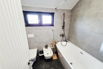 Apartament cu 3 camere semidecomandat în Podul de Fier - 9