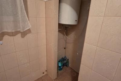 Vand apartament 2 camere - demisol - str. Pacii - 7