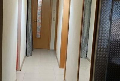 Apartament cu 3 camere decomandat în Hărmanului