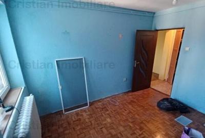 Apartament cu 2 camere semidecomandat în Calea Galați