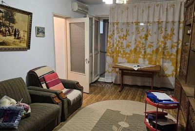 Apartament cu 3 camere decomandat în Drumul Taberei