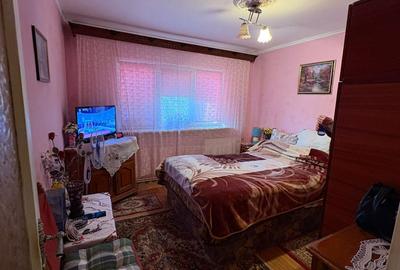 Apartament cu 3 camere decomandat în Sud - 4