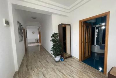 Casă cu 8 camere cu Teren 200 Mp în Antiaeriană - 4