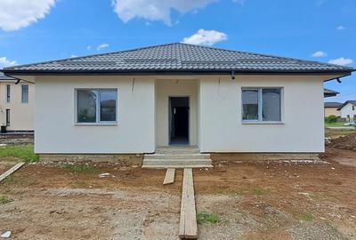 Casă individuală cu 4 camere cu Canalizare în Dragomirești-Deal - 1