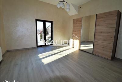 Casă cu Teren 2000 Mp în Europa - 3