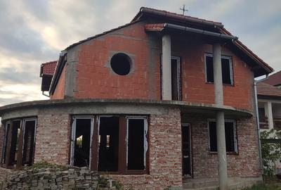 Casă cu 4 camere în Lazaret - 4