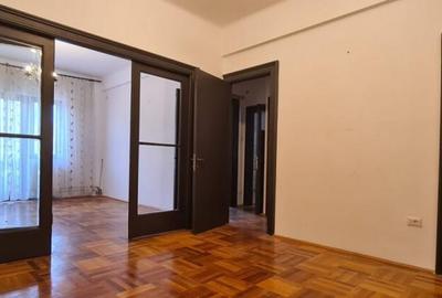 Apartament cu 4 camere decomandat, mobilat în Armeneasca - 8