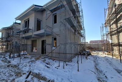 Casă individuală cu 4 camere cu Canalizare în Bragadiru