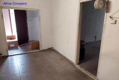 Casa 3 camere in Regie-Podul Grand  pret 600 - 2
