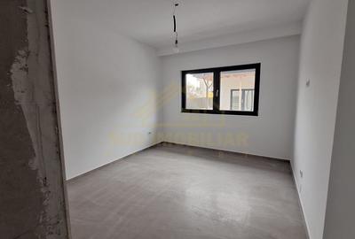 Casă individuală cu 5 camere cu Canalizare în Central - 2