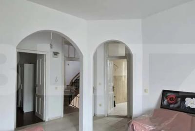 Casă cu 7 camere cu Teren 370 Mp în Democrației - 2