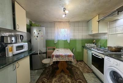 Casă cu 3 camere cu Garaj în Central - 4
