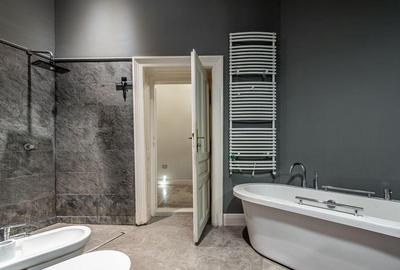 Apartament spatios cu 3 camere de LUX pe Metianu Comision 0 - 3