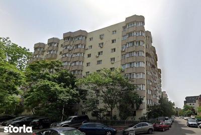 Apartament cu 3 camere decomandat în Nerva Traian