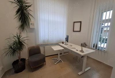 Spațiu comercial, de 25 mp, în Central - 3