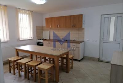 Apartament cu 4 camere decomandat, mobilat în Mera - 2