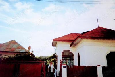 Casa caramida Bucsani Dambovi?a VAND - 1