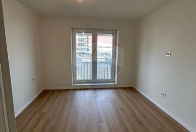 Apartament cu 3 camere decomandat în Tractorul - 6